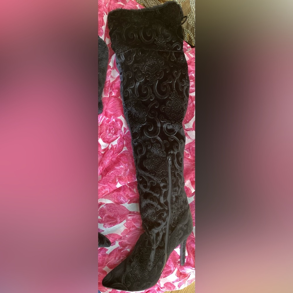 NWOT Qupid Black Textured Heeled Boots 8.5 - Picture 4 of 16